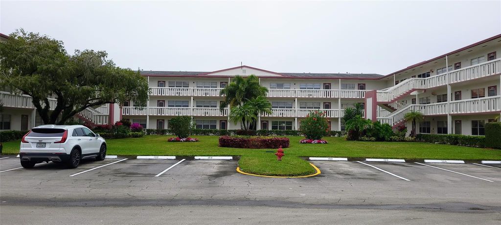 Image 9 of property listing at 160 Fanshaw D 160, Boca Raton, FL 33434