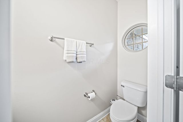 975 Adara Drive, Columbus, OH 43240