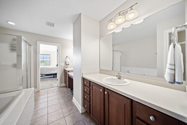 975 Adara Drive, Columbus, OH 43240