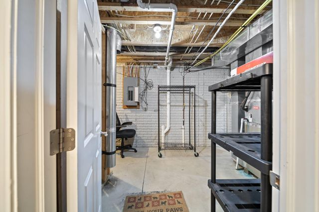 975 Adara Drive, Columbus, OH 43240