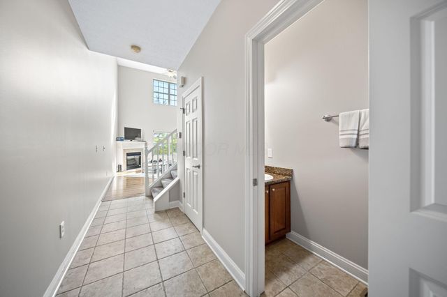 975 Adara Drive, Columbus, OH 43240