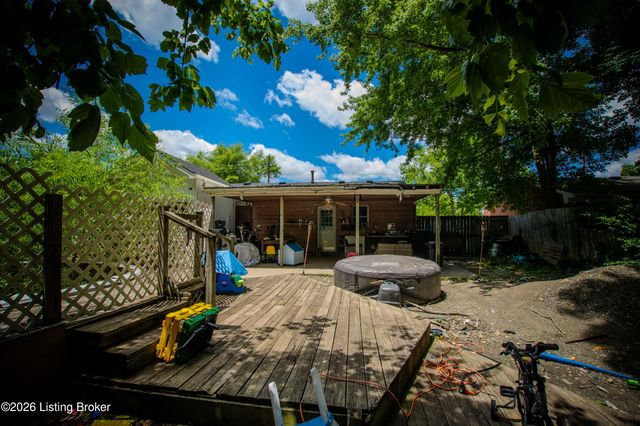 5611 Ailanthus Trail, Louisville, KY 40219