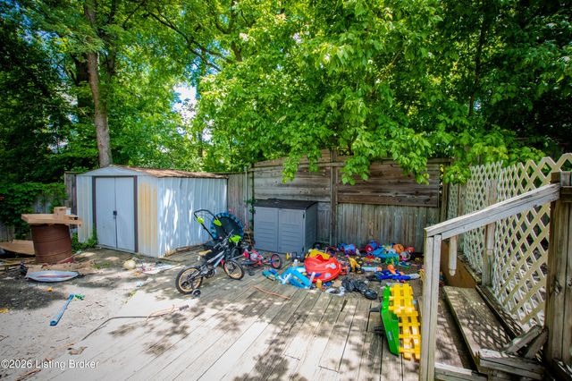 5611 Ailanthus Trail, Louisville, KY 40219