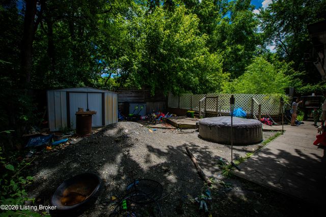 5611 Ailanthus Trail, Louisville, KY 40219