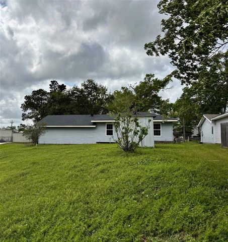 140 Gill Rd, Moss Bluff, LA 70611