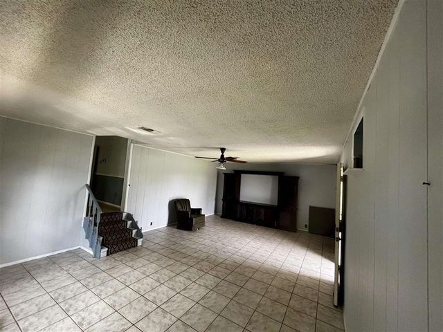 140 Gill Rd, Moss Bluff, LA 70611