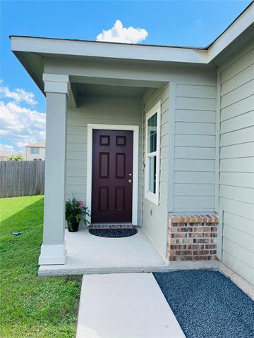 532 Peony CT, Jarrell, TX 76537