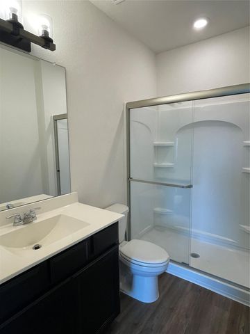 532 Peony CT, Jarrell, TX 76537