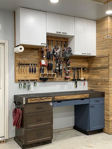 532 Peony CT, Jarrell, TX 76537