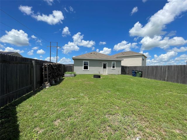 532 Peony CT, Jarrell, TX 76537