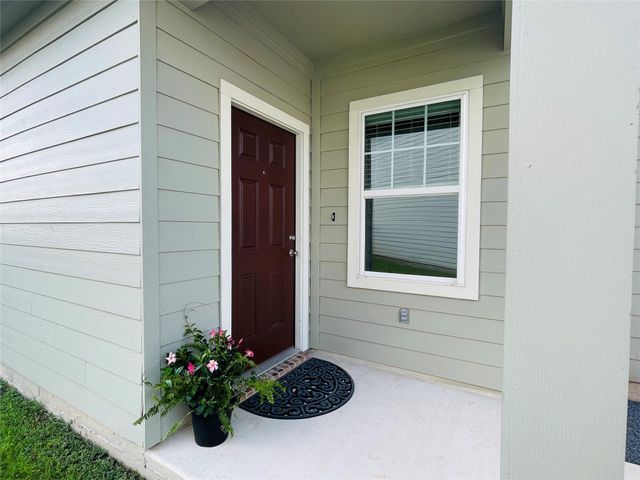 532 Peony CT, Jarrell, TX 76537