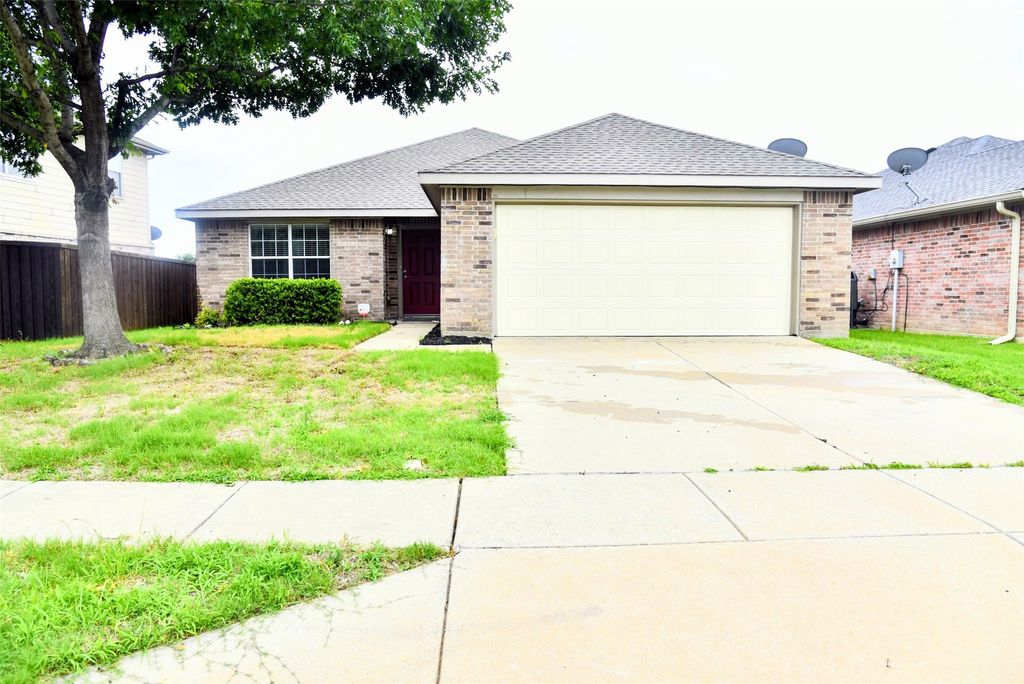 5760 Mountain Stream Trail, Fort Worth, TX 76244