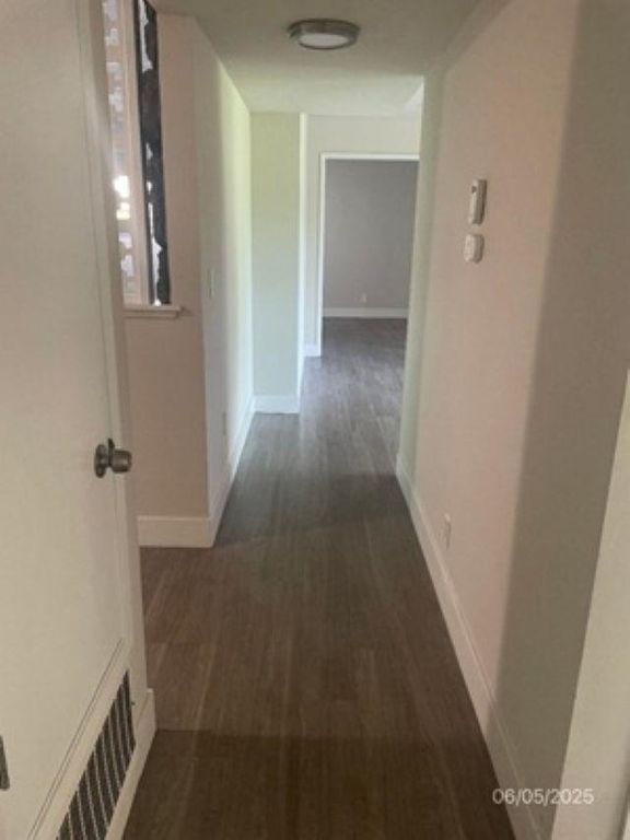 Image 9 of property listing at 1550 Bancroft Ave 112, San Leandro, CA 94577