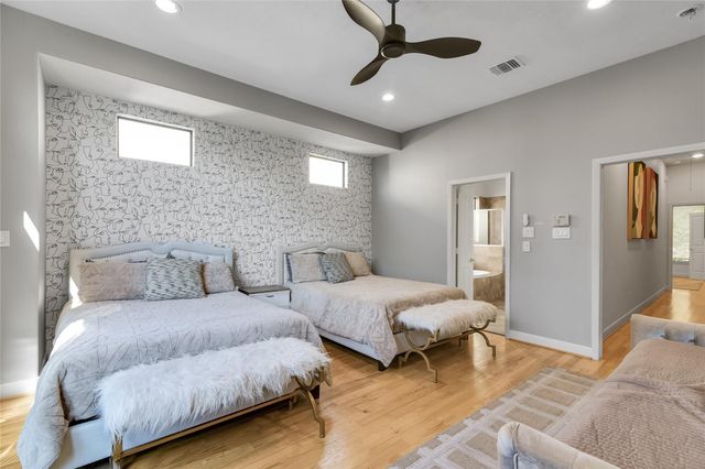 5213 Lillian Street, Houston, TX 77007