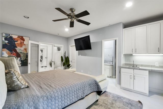 5213 Lillian Street, Houston, TX 77007
