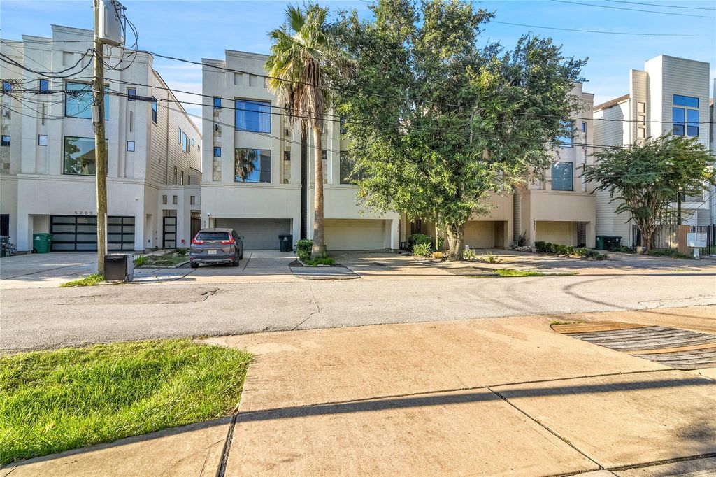 5213 Lillian Street, Houston, TX 77007