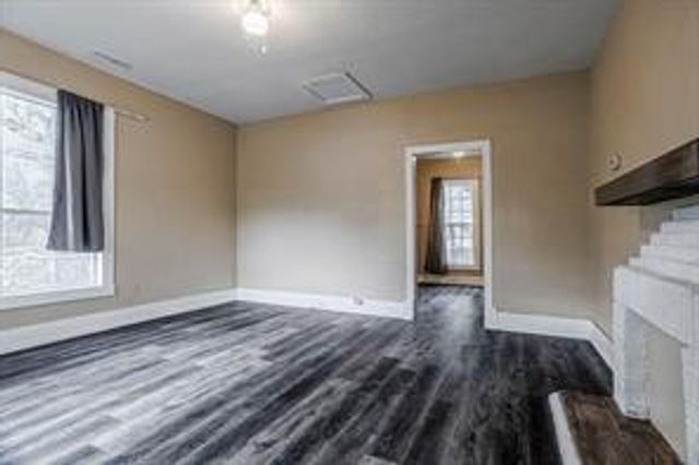 3211 Bideker Avenue, Fort Worth, TX 76105