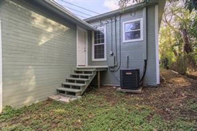 3211 Bideker Avenue, Fort Worth, TX 76105