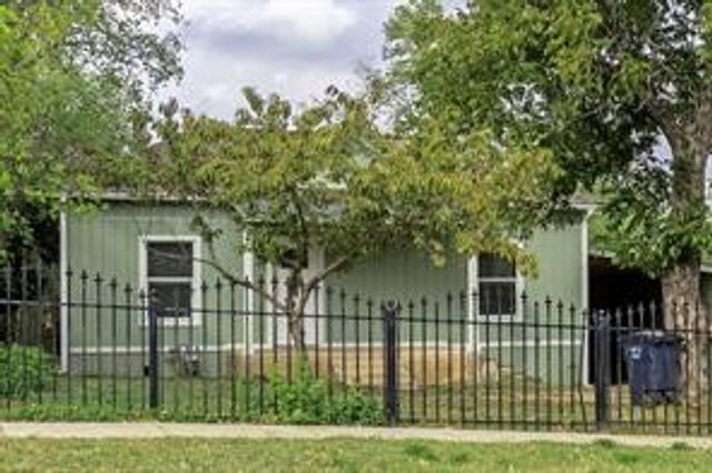 3211 Bideker Avenue, Fort Worth, TX 76105