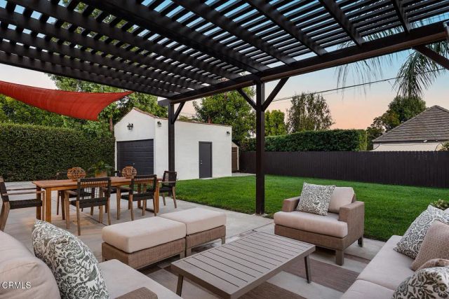 2330 E Orange Grove Boulevard, Pasadena, CA 91104