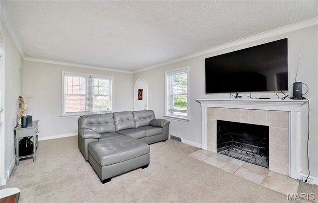 3714 Nelson Drive, St Louis, MO 63121