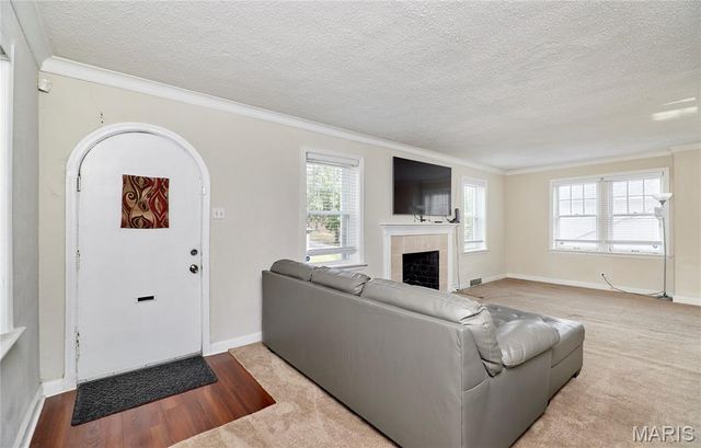 3714 Nelson Drive, St Louis, MO 63121