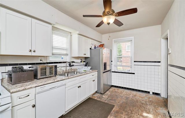 3714 Nelson Drive, St Louis, MO 63121