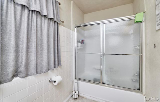 3714 Nelson Drive, St Louis, MO 63121