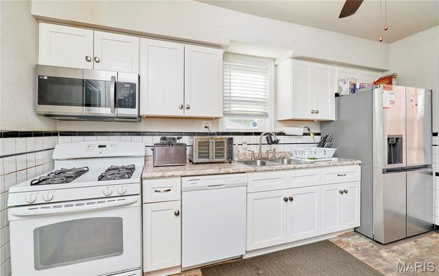 3714 Nelson Drive, St Louis, MO 63121