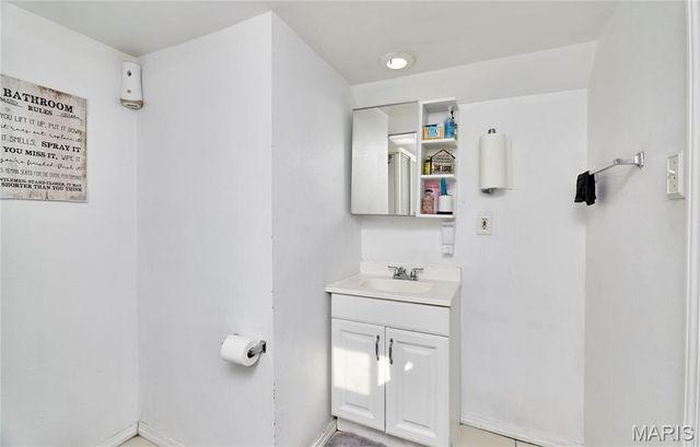 3714 Nelson Drive, St Louis, MO 63121