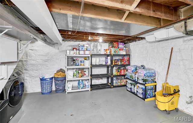 3714 Nelson Drive, St Louis, MO 63121