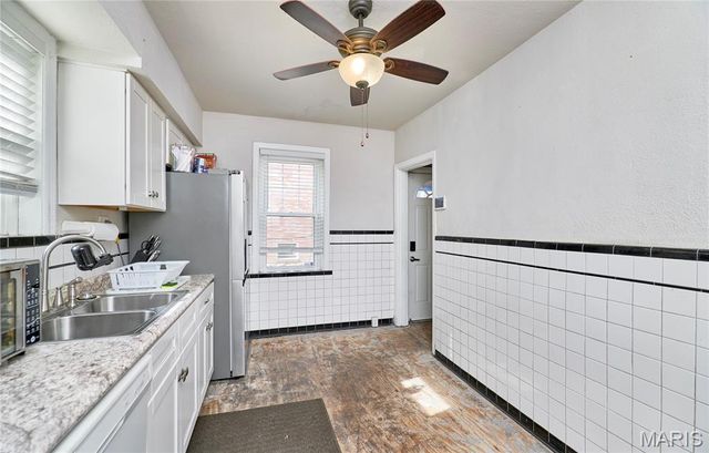 3714 Nelson Drive, St Louis, MO 63121