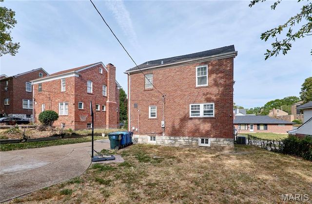 3714 Nelson Drive, St Louis, MO 63121