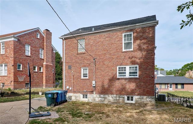 3714 Nelson Drive, St Louis, MO 63121