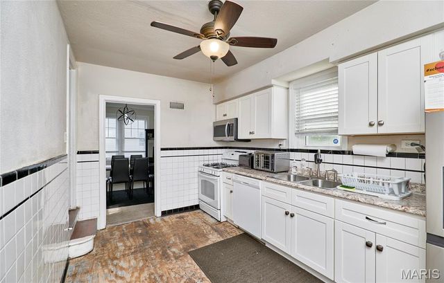 3714 Nelson Drive, St Louis, MO 63121