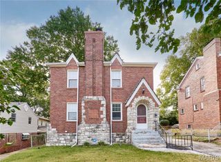 3714 Nelson Drive, St Louis, MO 63121