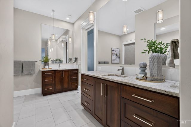 4221 W Greenspire Dr, Meridian, ID 83646