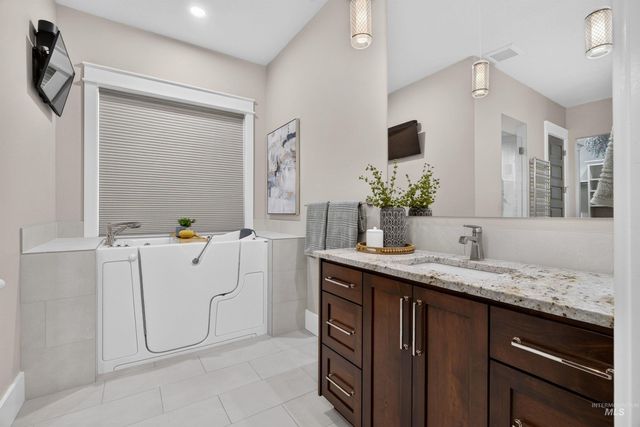 4221 W Greenspire Dr, Meridian, ID 83646