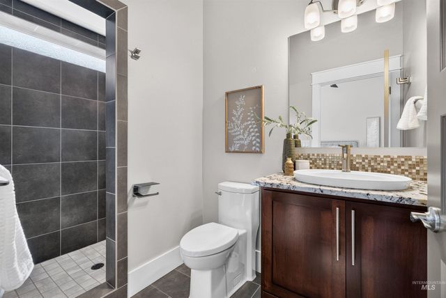 4221 W Greenspire Dr, Meridian, ID 83646