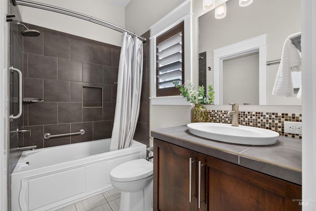 4221 W Greenspire Dr, Meridian, ID 83646