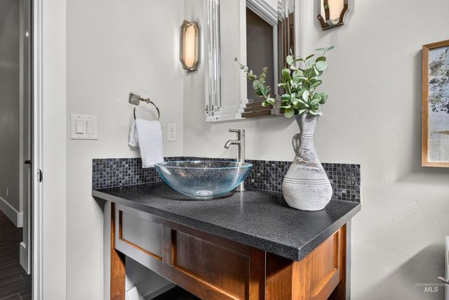 4221 W Greenspire Dr, Meridian, ID 83646