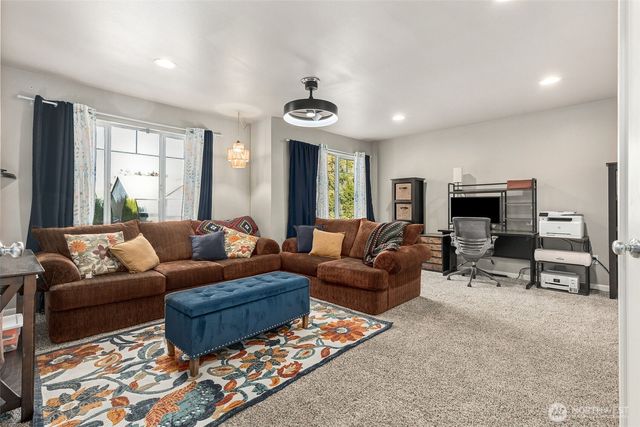 7074 Inlay Street SE, Lacey, WA 98513