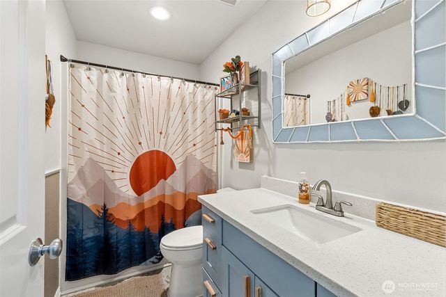 7074 Inlay Street SE, Lacey, WA 98513