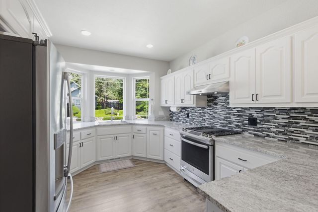 965 NW Valley View Drive, Grants Pass, OR 97526