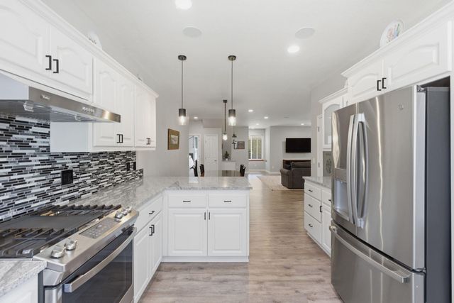 965 NW Valley View Drive, Grants Pass, OR 97526