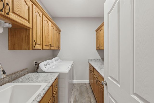 965 NW Valley View Drive, Grants Pass, OR 97526