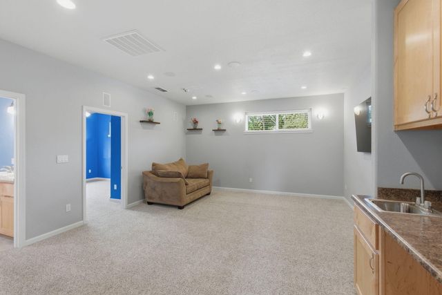 965 NW Valley View Drive, Grants Pass, OR 97526