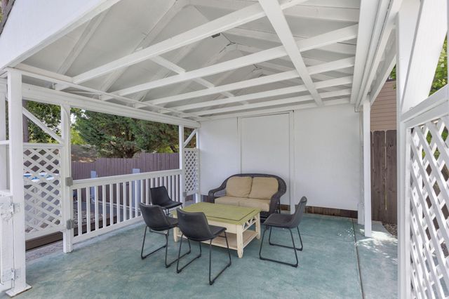 965 NW Valley View Drive, Grants Pass, OR 97526