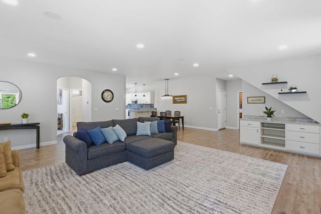 965 NW Valley View Drive, Grants Pass, OR 97526
