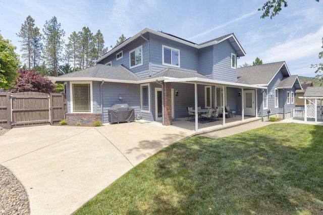 965 NW Valley View Drive, Grants Pass, OR 97526